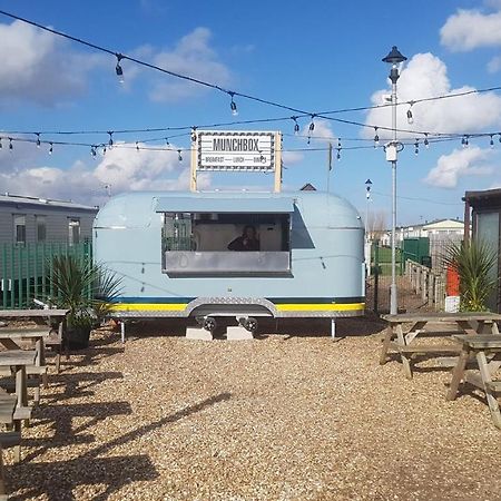 Tessas Caravan Breaks Chapel Saint Leonards Exterior photo